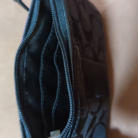 Coach Signature C Black Wristlet 6"x4" - Picture 8 of 9